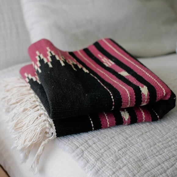 Vintage Woven Southwestern Design Rug 23" x 36" - Picture 2 of 6